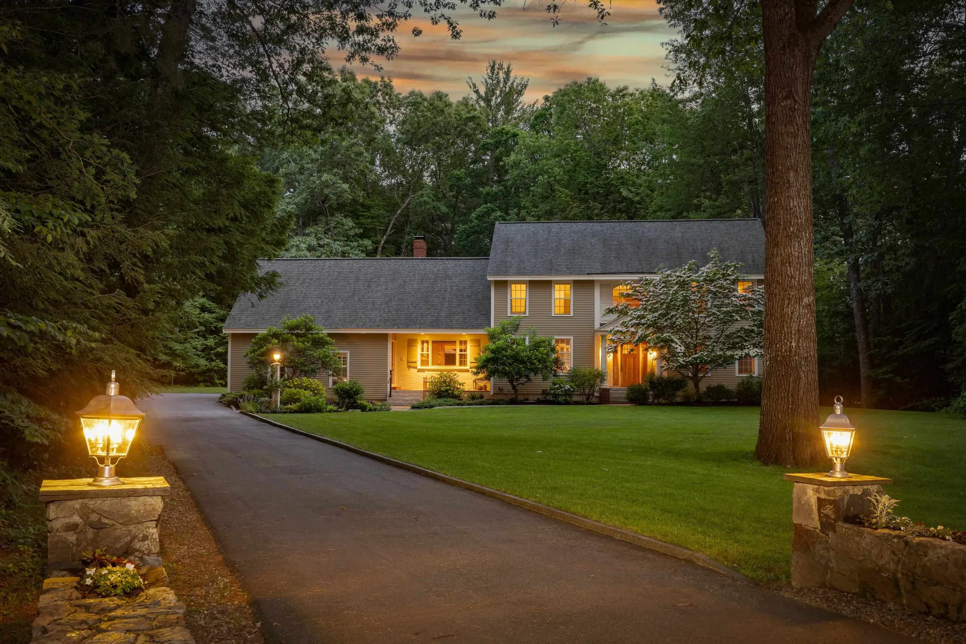 11 Evergreen Way Stratham NH 03885