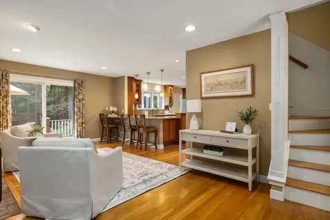 11 Evergreen Way Stratham NH 03885