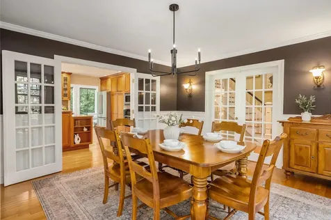 11 Evergreen Way Stratham NH 03885
