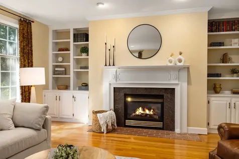 11 Evergreen Way Stratham NH 03885