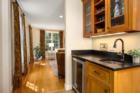 11 Evergreen Way Stratham NH 03885