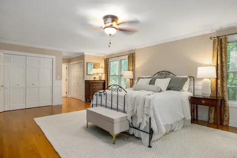 11 Evergreen Way Stratham NH 03885