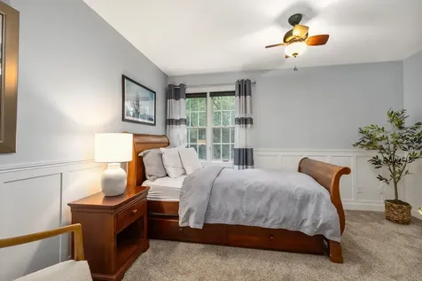 11 Evergreen Way Stratham NH 03885