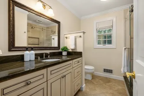 11 Evergreen Way Stratham NH 03885