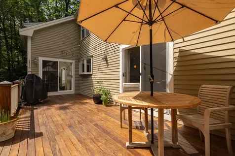 11 Evergreen Way Stratham NH 03885