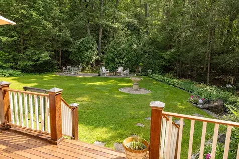 11 Evergreen Way Stratham NH 03885