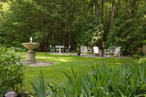 11 Evergreen Way Stratham NH 03885