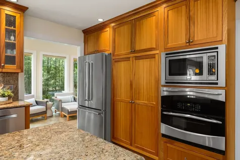 11 Evergreen Way Stratham NH 03885