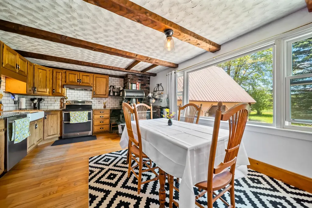 636 Old Homestead Highway Swanzey NH 03446