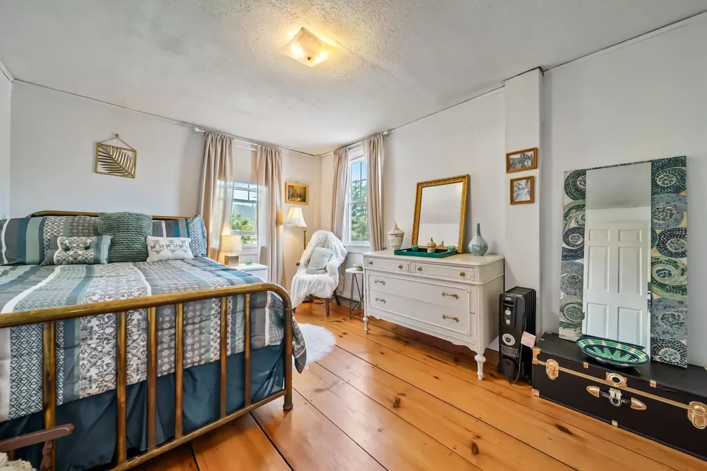 636 Old Homestead Highway Swanzey NH 03446