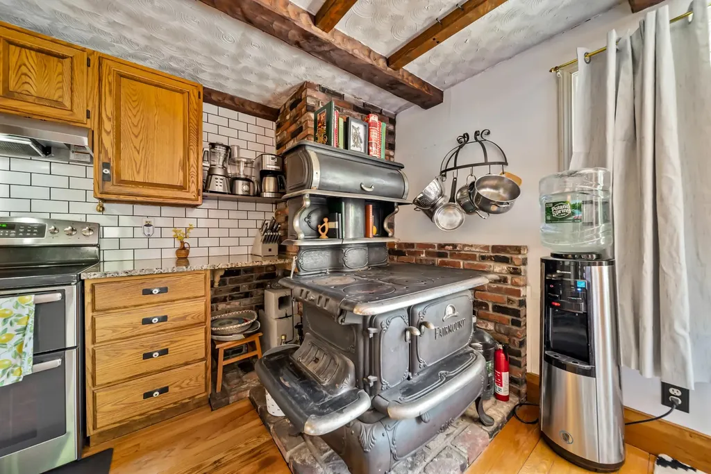636 Old Homestead Highway Swanzey NH 03446