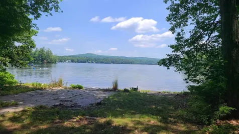 10 Crescent Drive Barnstead NH 03225