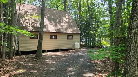 10 Crescent Drive Barnstead NH 03225