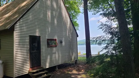 10 Crescent Drive Barnstead NH 03225