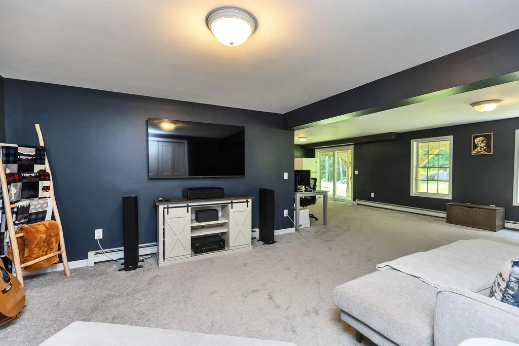 20 Macdowell Road Peterborough NH 03458