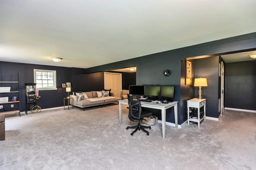 20 Macdowell Road Peterborough NH 03458