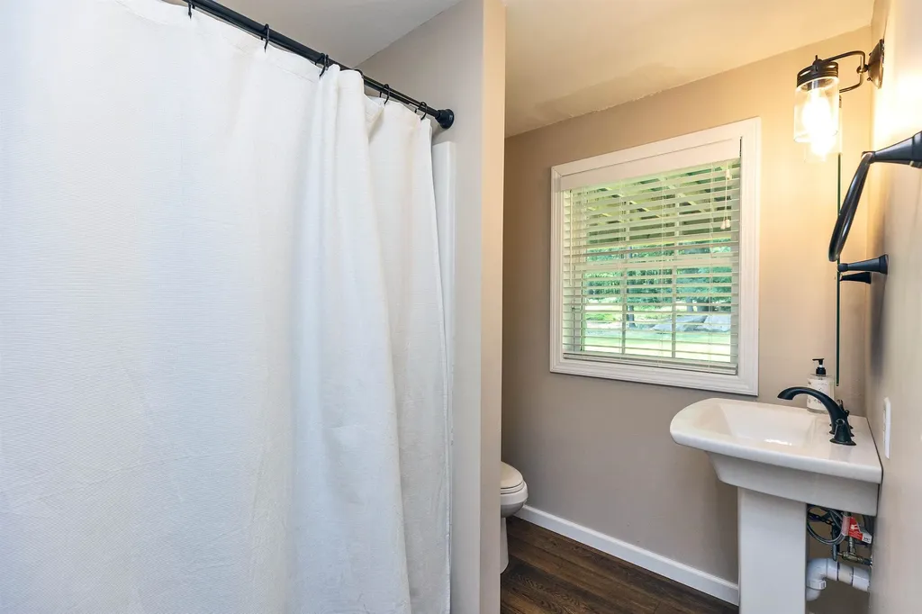 20 Macdowell Road Peterborough NH 03458