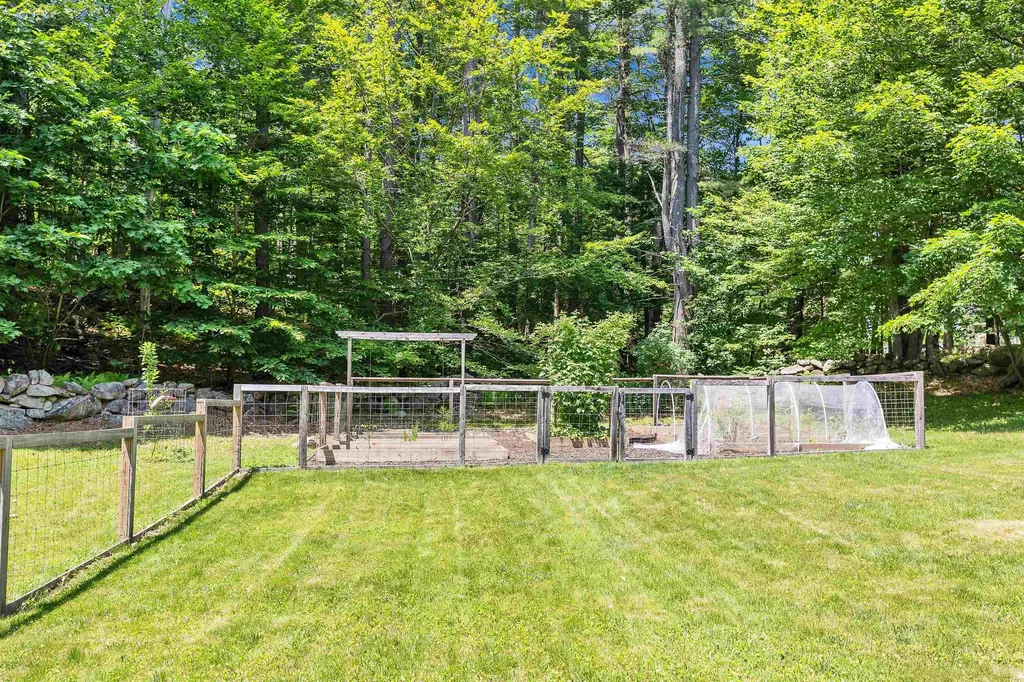 20 Macdowell Road Peterborough NH 03458