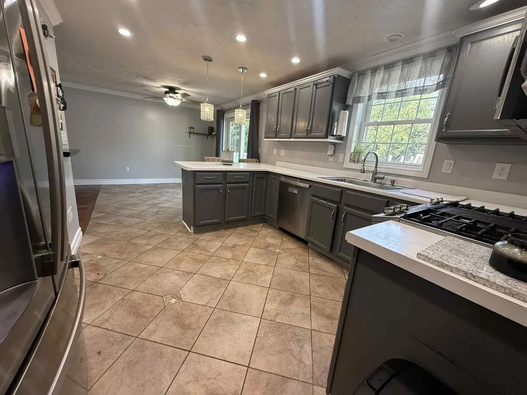 612 Megan Drive Manchester NH 03109