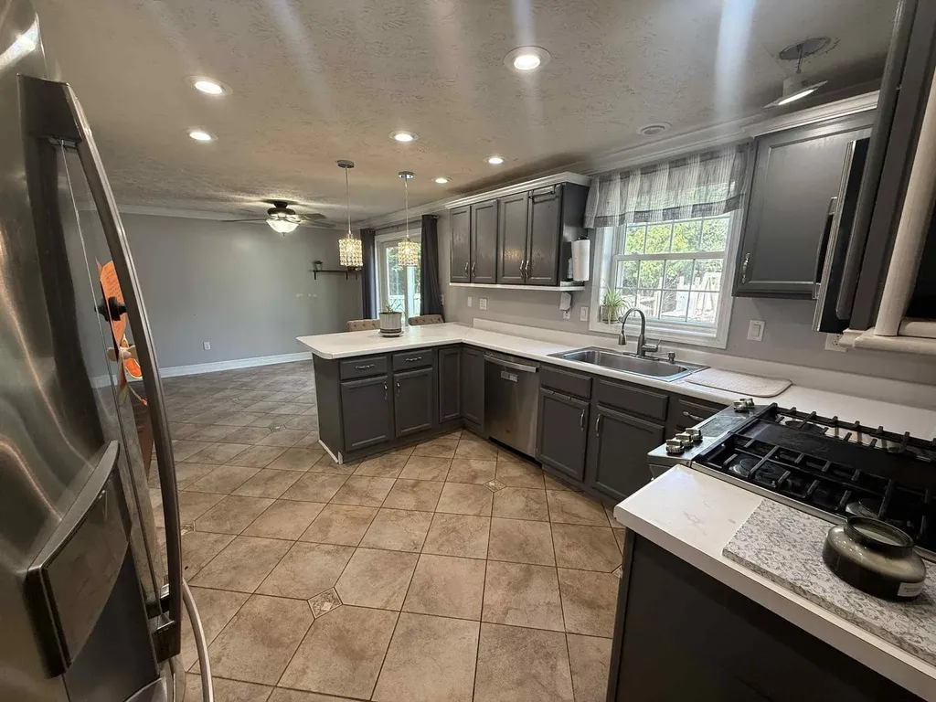 612 Megan Drive Manchester NH 03109