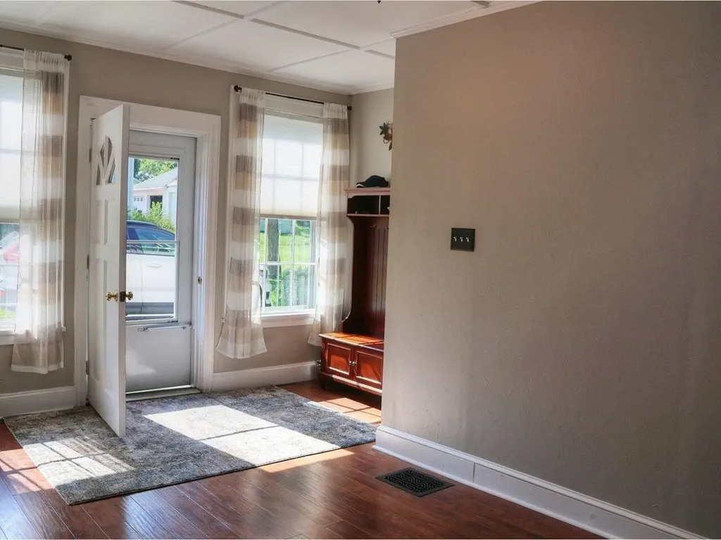 8 Diamond Street St. Albans City VT 05478