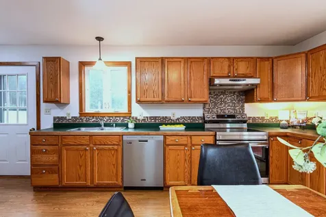 156 Sherwood Circle Brattleboro VT 05301