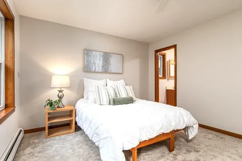 156 Sherwood Circle Brattleboro VT 05301
