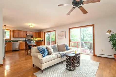 156 Sherwood Circle Brattleboro VT 05301