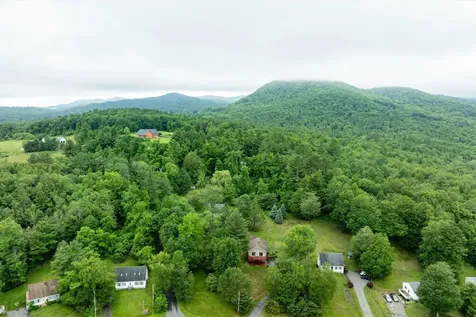 156 Sherwood Circle Brattleboro VT 05301