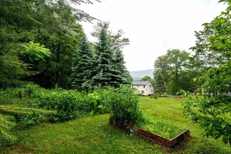 156 Sherwood Circle Brattleboro VT 05301