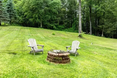 156 Sherwood Circle Brattleboro VT 05301