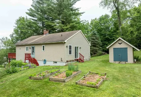 156 Sherwood Circle Brattleboro VT 05301