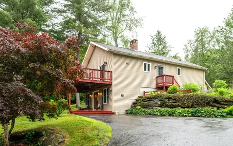156 Sherwood Circle Brattleboro VT 05301