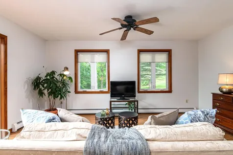 156 Sherwood Circle Brattleboro VT 05301