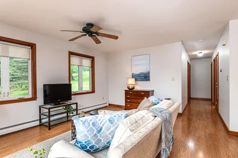 156 Sherwood Circle Brattleboro VT 05301