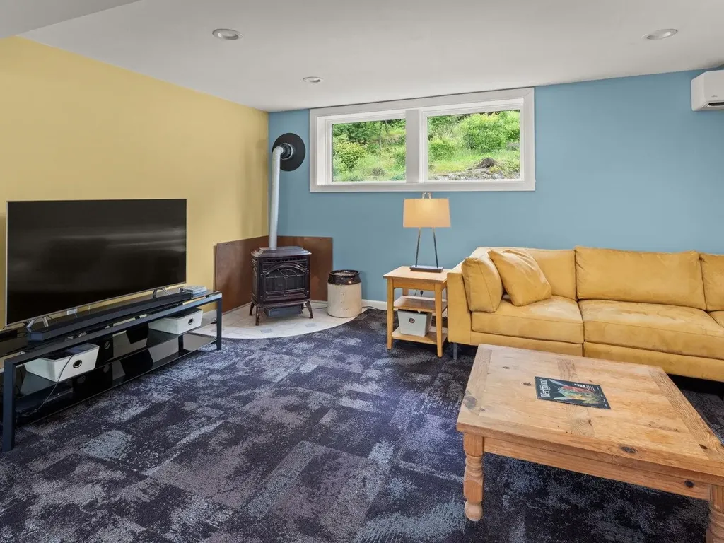 16 Sutton Place Charlotte VT 05445