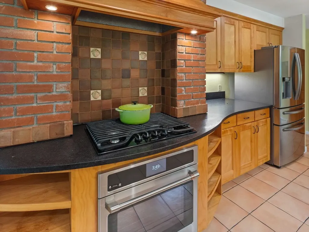 16 Sutton Place Charlotte VT 05445