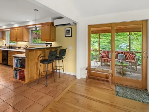 16 Sutton Place Charlotte VT 05445