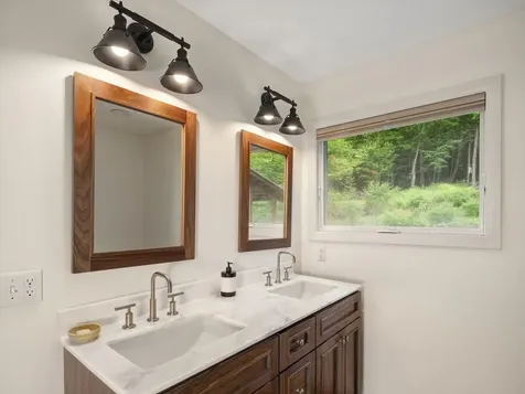 16 Sutton Place Charlotte VT 05445