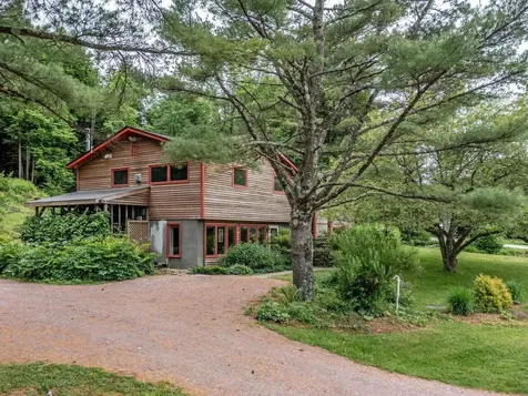 16 Sutton Place Charlotte VT 05445