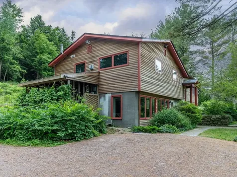 16 Sutton Place Charlotte VT 05445