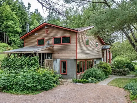 16 Sutton Place Charlotte VT 05445