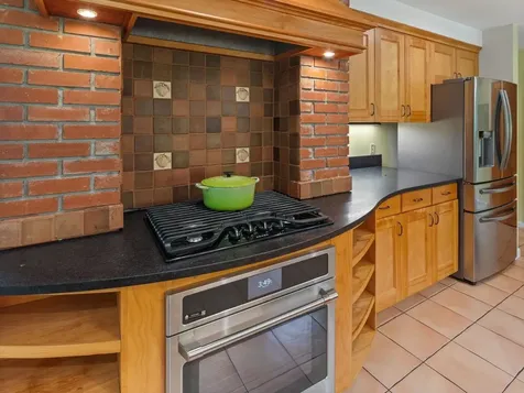 16 Sutton Place Charlotte VT 05445