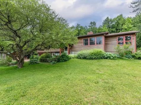 16 Sutton Place Charlotte VT 05445