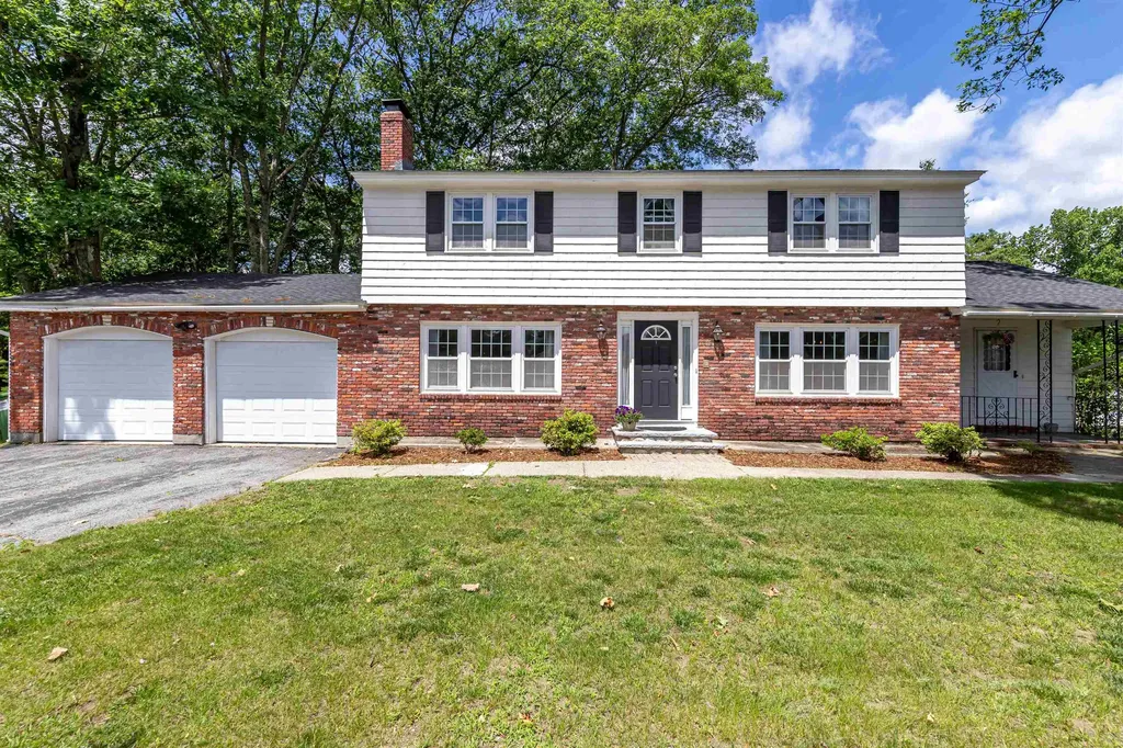 2 Inwood Circle Pelham NH 03076
