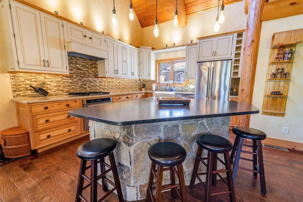 11 Corriveau Way Wilmington VT 05360