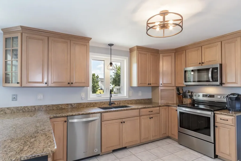 38 Naticook Avenue Litchfield NH 03052