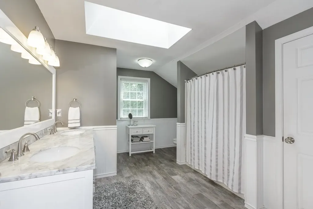 38 Naticook Avenue Litchfield NH 03052