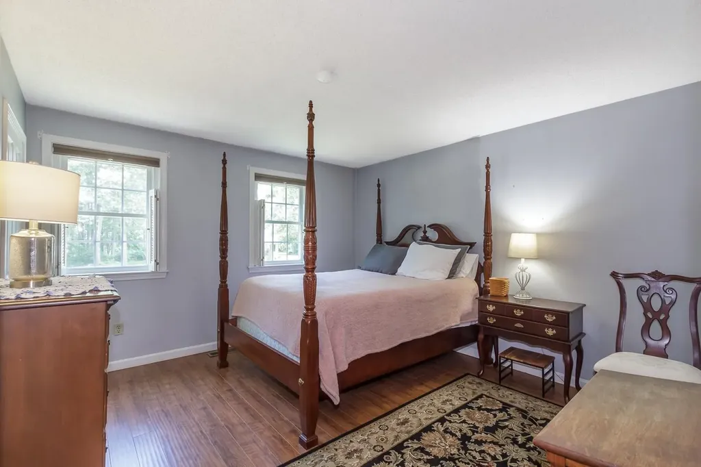 38 Naticook Avenue Litchfield NH 03052