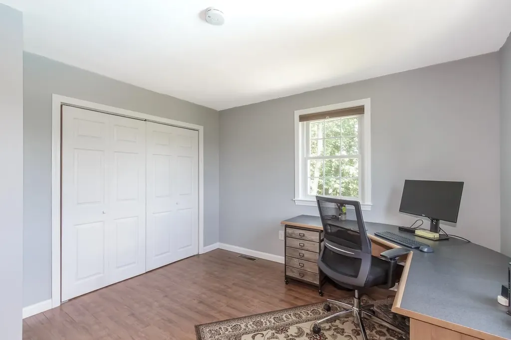 38 Naticook Avenue Litchfield NH 03052